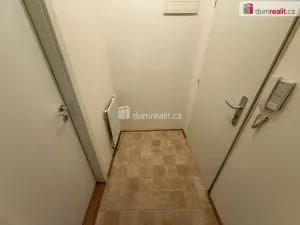 Pronájem bytu 2+kk, Praha - Smíchov, Drtinova, 35 m2