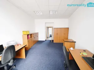 Pronájem kanceláře, Mariánské Lázně, třída Vítězství, 400 m2
