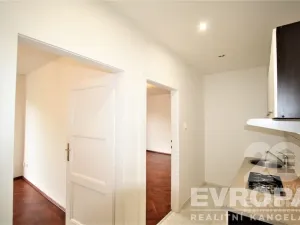 Pronájem bytu 2+kk, Praha - Žižkov, Biskupcova, 39 m2