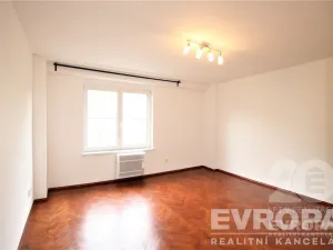 Pronájem bytu 2+kk, Praha - Žižkov, Biskupcova, 39 m2