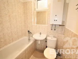 Pronájem bytu 2+kk, Praha - Žižkov, Biskupcova, 39 m2