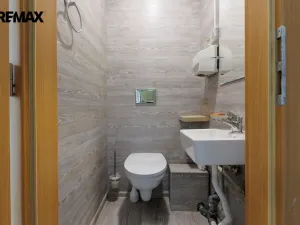 Prodej obchodního prostoru, Karlovy Vary - Rybáře, Konečná, 72 m2