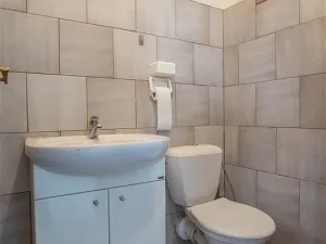 Pronájem výrobních prostor, Praha, Broumarská, 48 m2