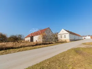 Prodej zemědělské usedlosti, Lišov - Horní Slověnice, 900 m2