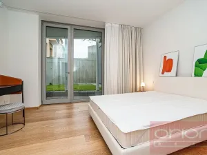 Pronájem bytu 1+kk, Praha - Smíchov, Holečkova, 65 m2