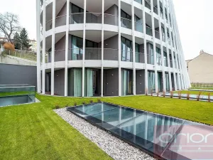 Pronájem bytu 1+kk, Praha - Smíchov, Holečkova, 65 m2