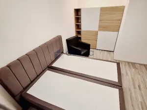 Pronájem bytu 2+kk, Praha, Huppnerova, 54 m2