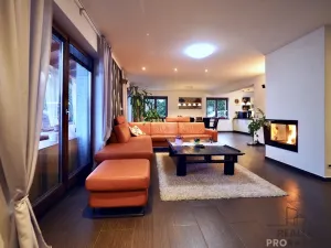 Prodej rodinného domu, Hradečno, 340 m2