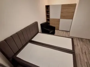 Pronájem bytu 2+kk, Praha - Ruzyně, Huppnerova, 54 m2