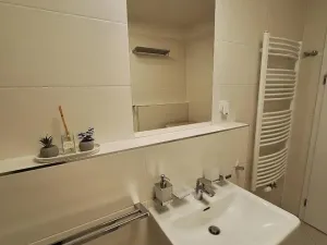 Pronájem bytu 2+kk, Praha - Ruzyně, Huppnerova, 54 m2