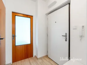Pronájem bytu 2+kk, Praha, Devonská, 44 m2