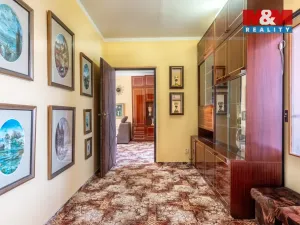 Prodej bytu 3+1, Český Krumlov - Plešivec, Sídliště Plešivec, 73 m2