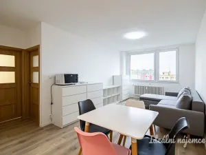 Pronájem bytu 2+kk, Praha, Zelenohorská, 43 m2