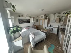 Prodej bytu 1+kk, Ševětín, náměstí Šimona Lomnického, 33 m2