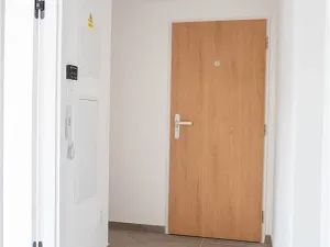 Pronájem bytu 2+kk, Praha, Na Výšince, 38 m2