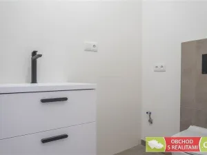 Pronájem bytu 3+kk, Praha, Na Výšince, 50 m2