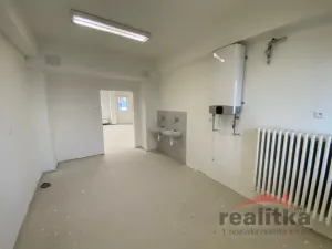 Pronájem obchodního prostoru, Opava - Kateřinky, Válečkova, 80 m2