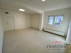 Pronájem obchodního prostoru, Opava - Kateřinky, Válečkova, 80 m2