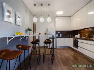 Pronájem bytu 2+kk, Praha - Střížkov, Zakšínská, 52 m2