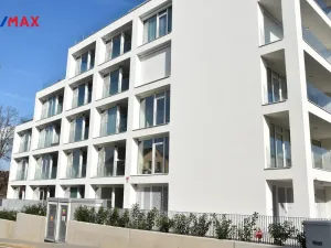 Pronájem bytu 1+kk, Znojmo, Jarošova, 33 m2