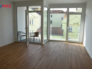 Pronájem bytu 1+kk, Znojmo, Jarošova, 33 m2