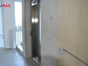 Pronájem bytu 1+kk, Znojmo, Jarošova, 33 m2