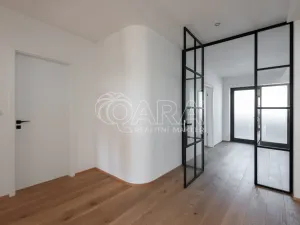 Prodej rodinného domu, Statenice, Nad Vinicí, 270 m2