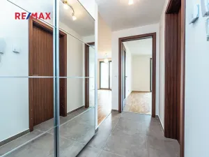 Pronájem bytu 2+kk, Praha - Modřany, Mezi vodami, 56 m2