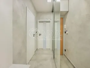 Pronájem bytu 2+1, Praha - Strašnice, Strančická, 49 m2