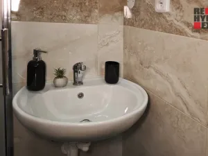 Pronájem bytu 1+kk, Liberec - Liberec V-Kristiánov, Stavbařů, 28 m2