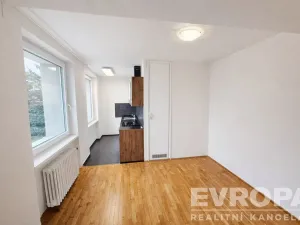 Pronájem bytu 3+1, Praha - Modřany, Hájenská, 76 m2