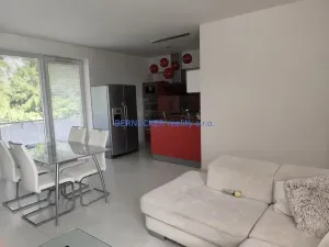 Pronájem bytu 2+kk, Hradec Králové, Svatojánská, 69 m2