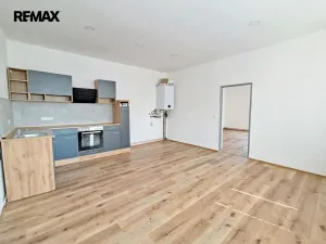 Pronájem bytu 2+kk, Police nad Metují, Masarykovo náměstí, 47 m2