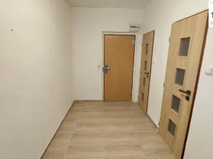 Pronájem bytu 2+1, Cheb, Kosmonautů, 56 m2