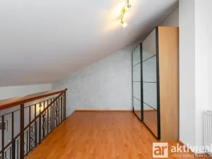 Prodej bytu 2+kk, Šestajovice, Komenského, 63 m2