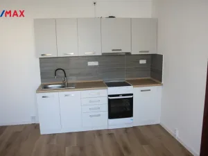 Pronájem bytu 2+kk, Písek, Vinařického, 43 m2
