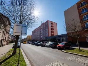 Prodej bytu 3+1, Plzeň, Chválenická, 63 m2