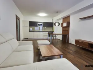 Pronájem bytu 2+kk, Brno - Líšeň, Houbalova, 69 m2