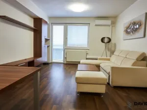 Pronájem bytu 2+kk, Brno - Líšeň, Houbalova, 69 m2