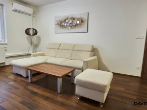 Pronájem bytu 2+kk, Brno - Líšeň, Houbalova, 69 m2