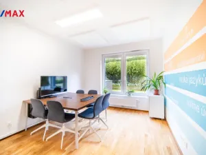 Pronájem kanceláře, Praha - Vysočany, Pechmanových, 91 m2