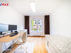 Pronájem kanceláře, Praha - Vysočany, Pechmanových, 91 m2