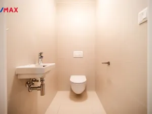 Pronájem kanceláře, Praha - Vysočany, Pechmanových, 91 m2