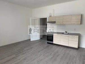 Pronájem bytu 2+kk, Praha - Strašnice, Dubečská, 44 m2