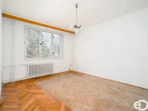 Prodej bytu 3+1, Mariánské Lázně - Úšovice, Hroznatova, 59 m2