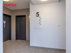 Prodej bytu 1+kk, Praha - Ruzyně, Stočesova, 30 m2