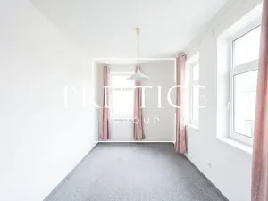 Pronájem bytu 2+kk, Praha - Holešovice, Veletržní, 42 m2