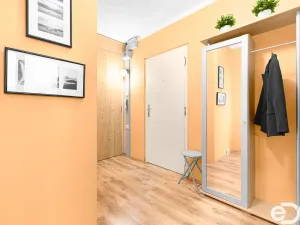 Prodej bytu 2+kk, Praha, Bazovského, 44 m2