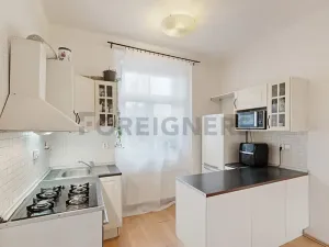 Prodej bytu 2+kk, Praha, 5. května, 51 m2