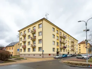Prodej bytu 3+1, Pardubice - Zelené Předměstí, Benešovo náměstí, 73 m2